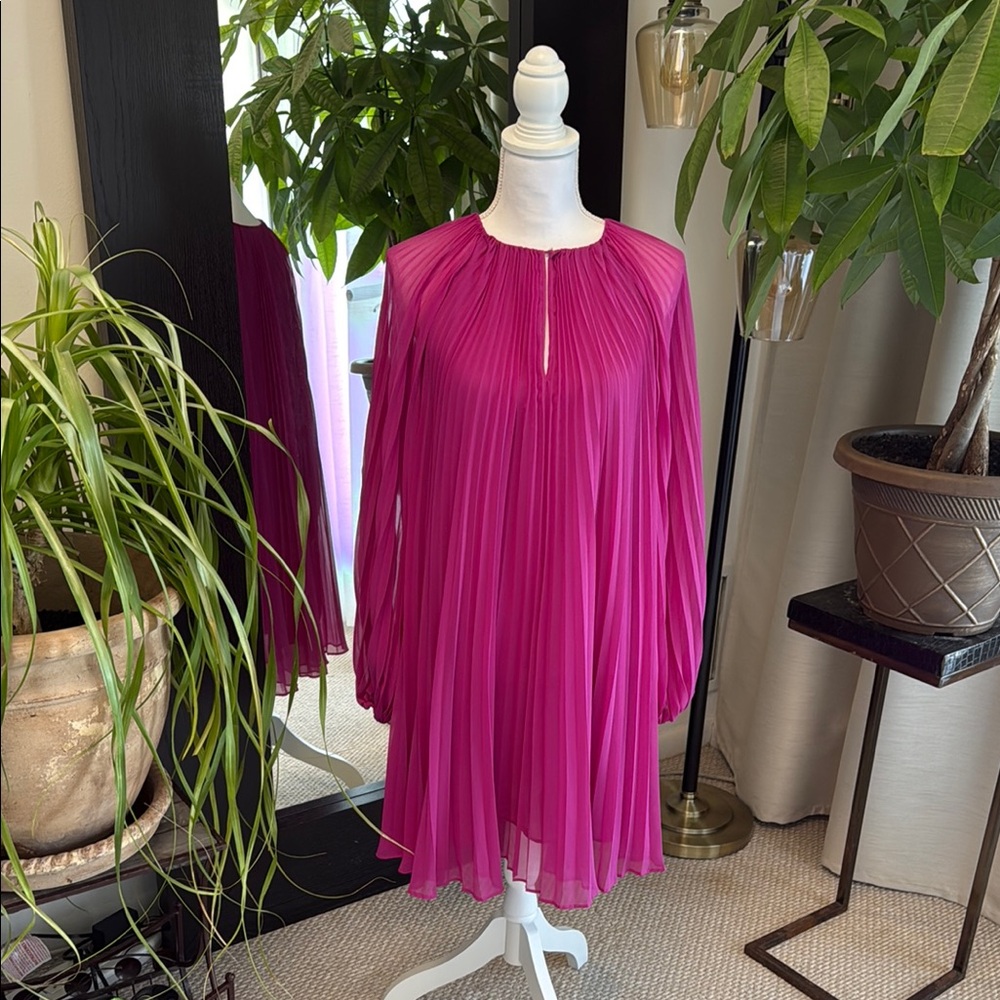 Diane Von Furstenberg Pink Pleated Dress